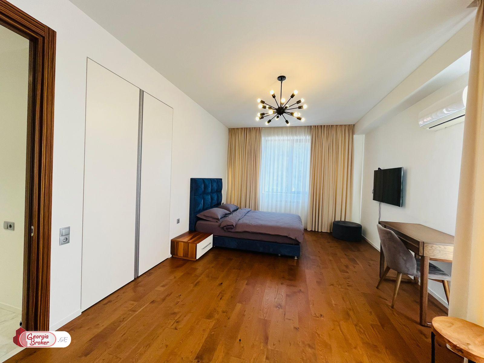 продается квартира с новым ремонтом 6-комнат